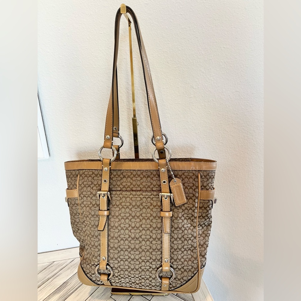 Coach shoulder bag